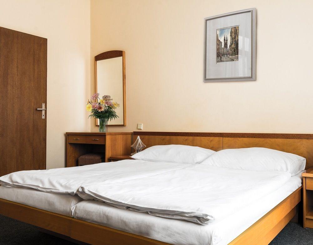 Hotel Dalimil Prague Luaran gambar